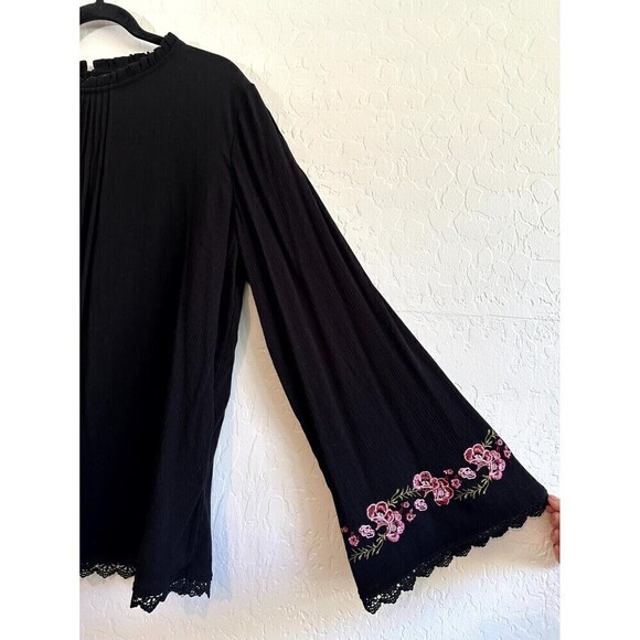 Time and Tru Embroidered Boho Top Women's Size XL Black Bell Long Sleeve - Picture 2 of 16